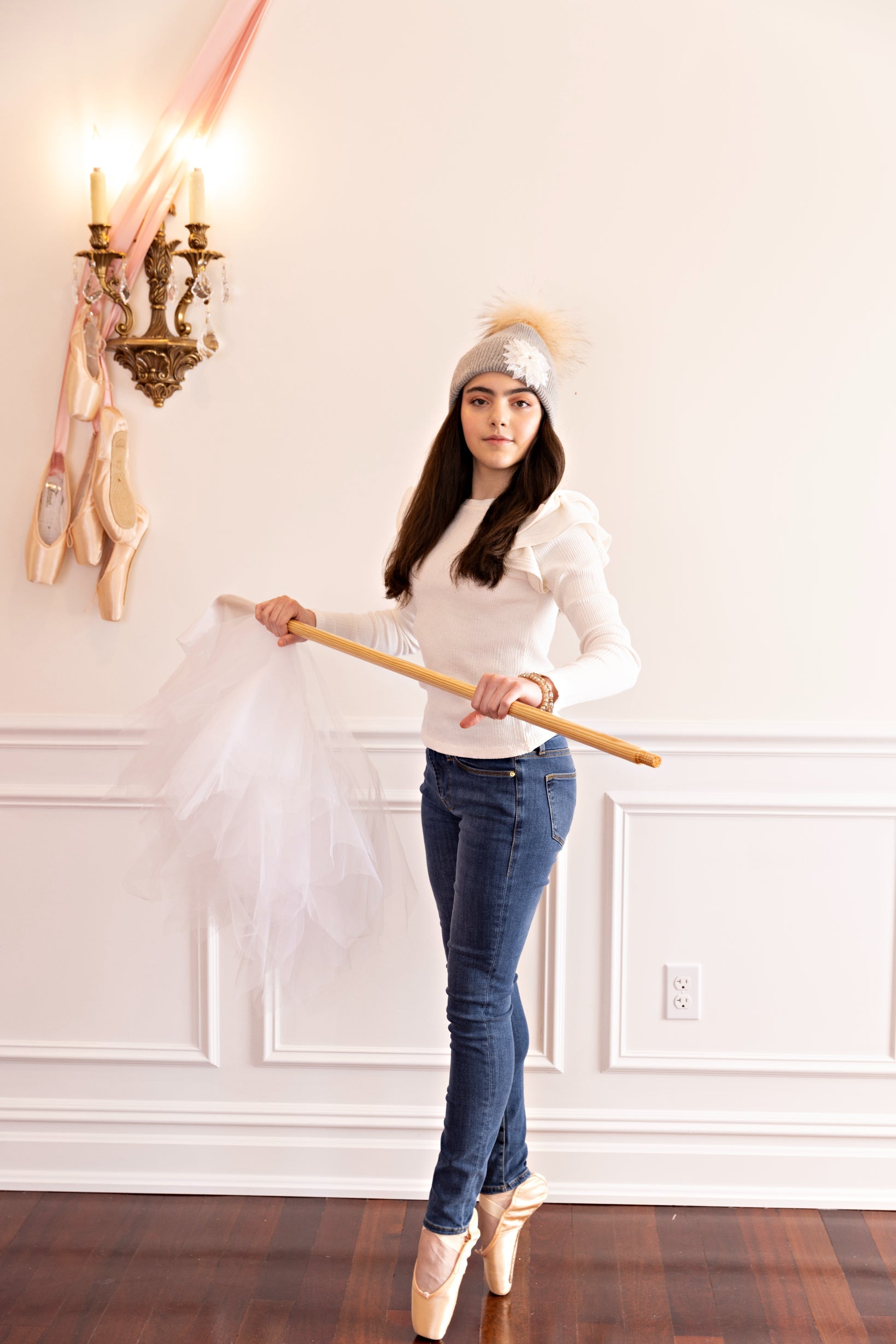 The Obi Hat with White Flower